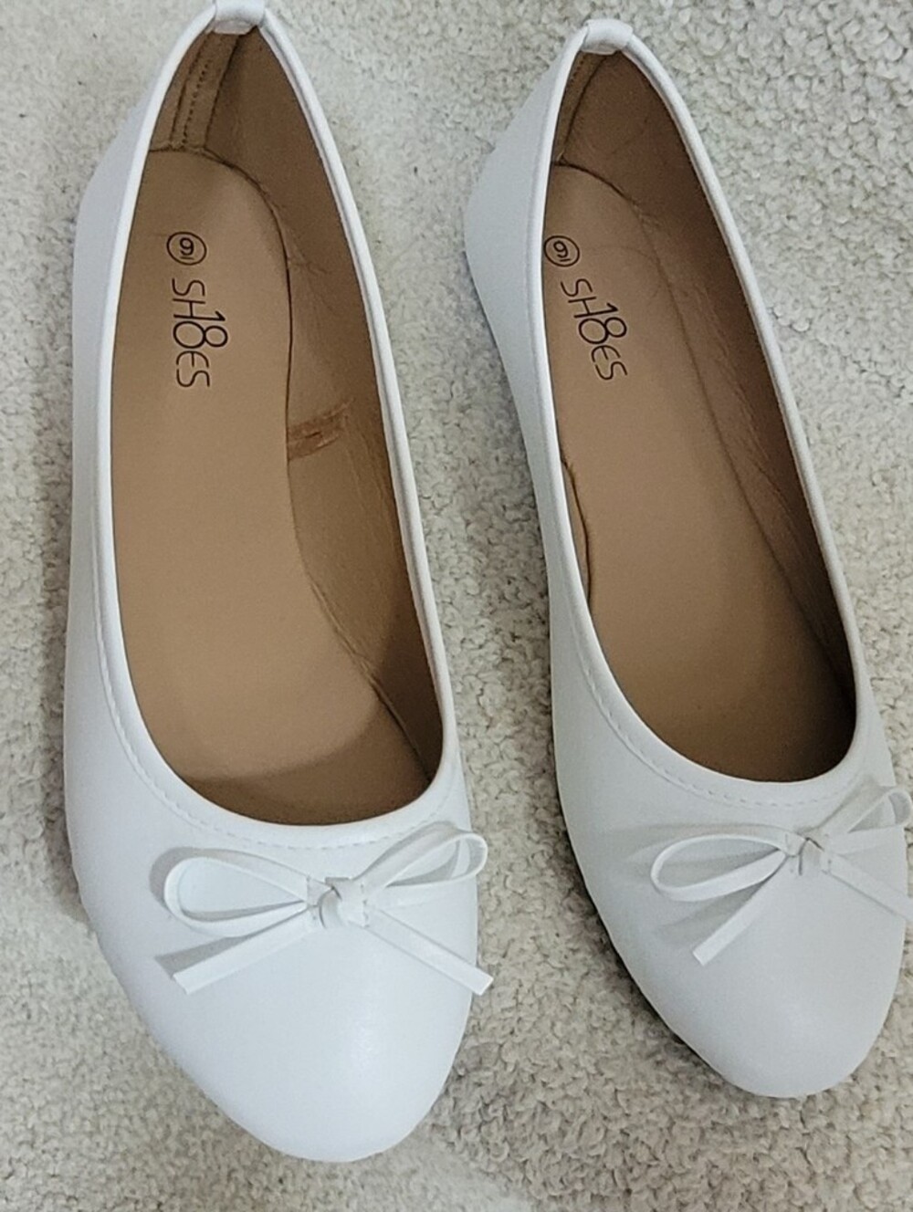White Flats with Bow Shoes 18 Size 9